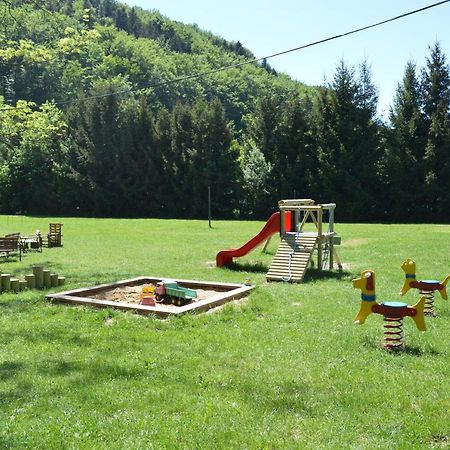 Mobilheim Kemp Rožnov pod Radhoštěm Exteriör bild